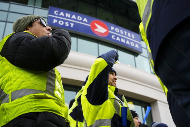 canada-post-postal-strike-68.jpeg