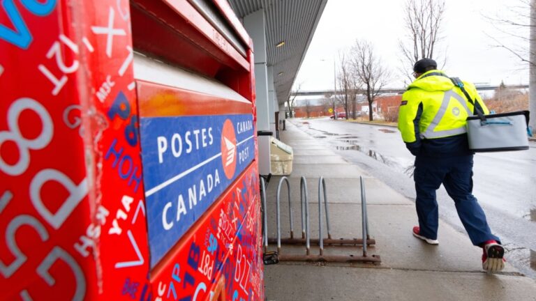 canada-post-strike-2025-17.jpeg