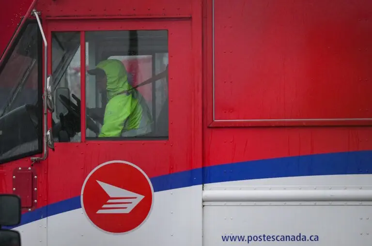 canada-post-union-negotiations-paused-96.jpeg