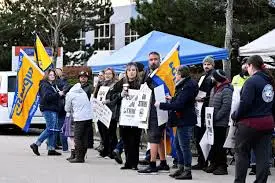 canada-postal-workers-strike-224.jpeg