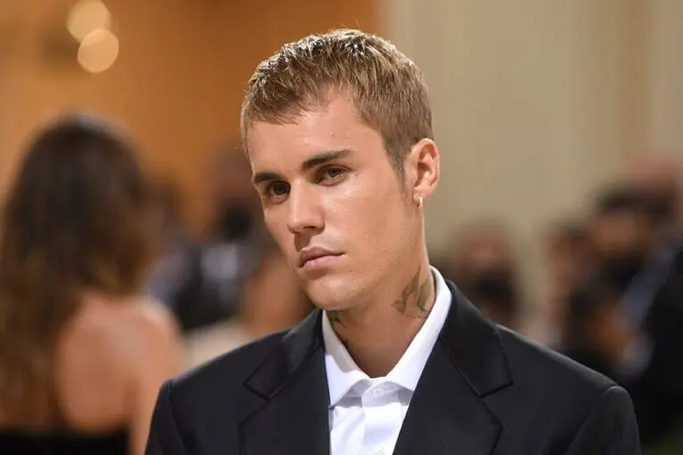 justin-bieber-net-worth-70.jpeg
