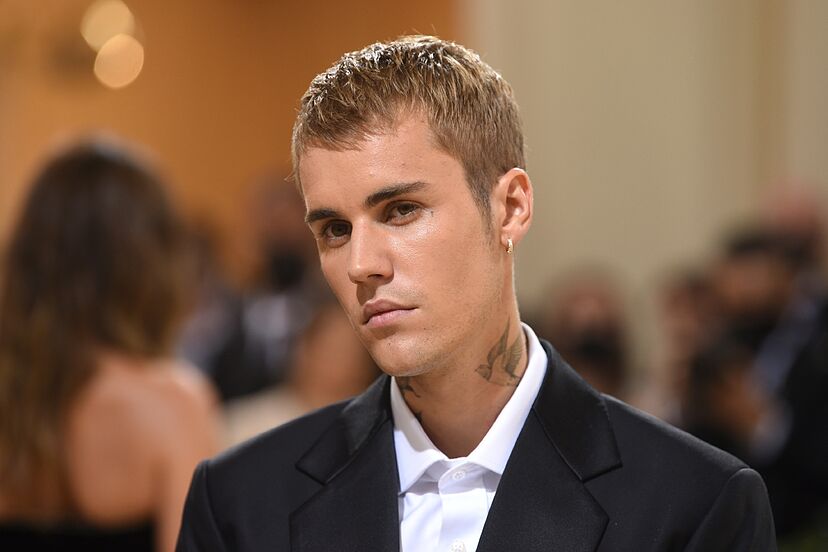 justin-bieber-net-worth-70.jpeg