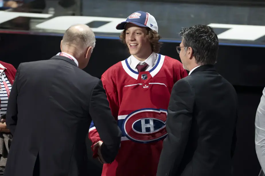 Vinzenz Rohrer: The Journey of an Emerging Hockey Star