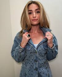 brianne-howey-245.jpeg