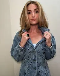 brianne-howey-245.jpeg