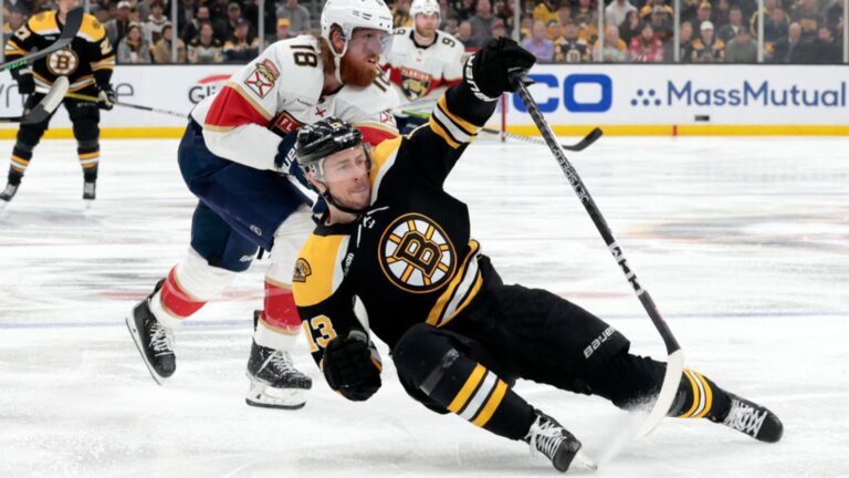 charlie-coyle-hockey-214.jpeg