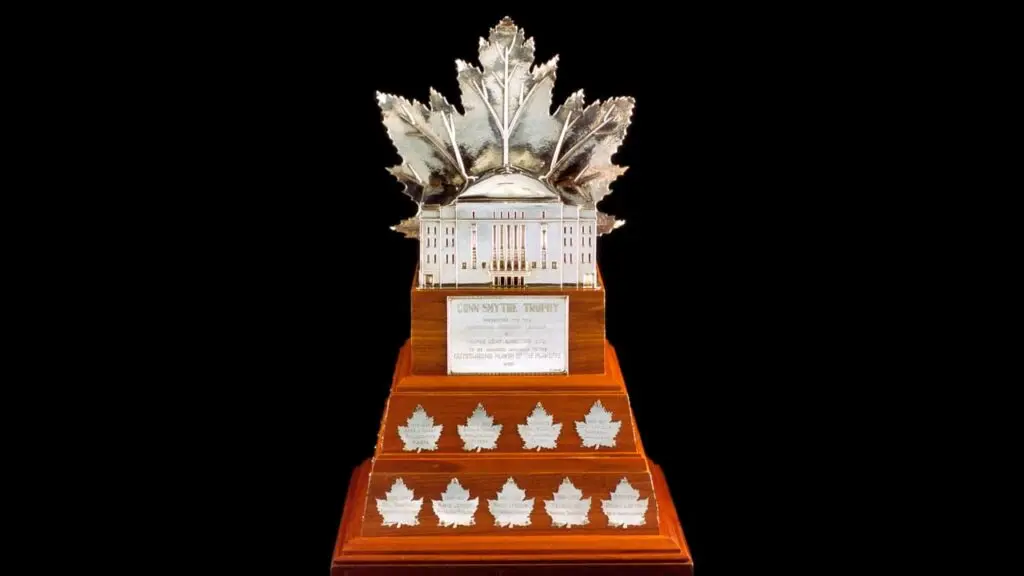 conn-smythe-trophy-185.jpeg