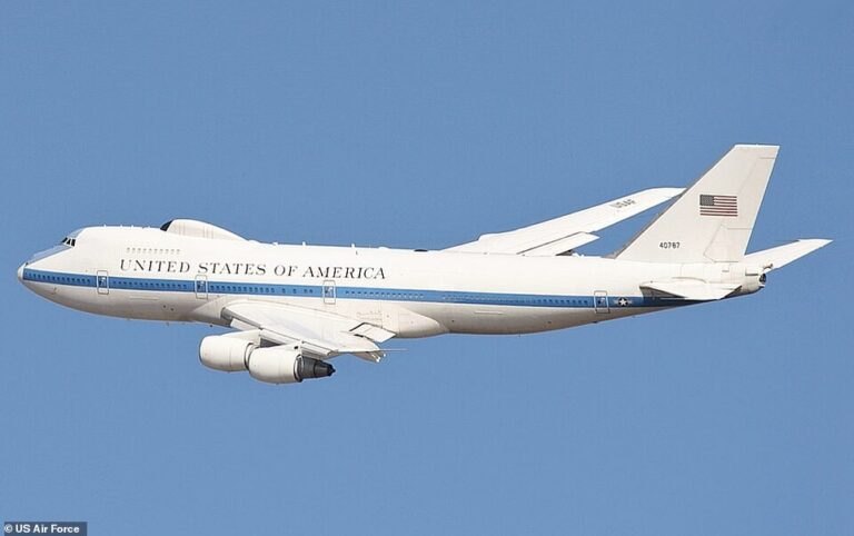 doomsday-plane-103.jpeg