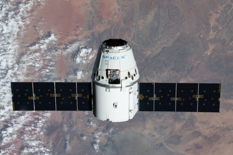 dragon-spacecraft-12.jpeg