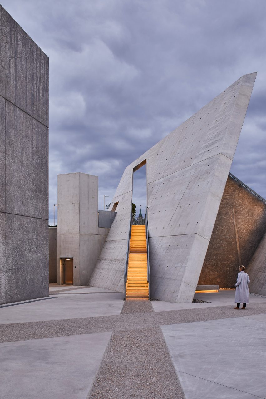holocaust-memorial-ottawa-69.jpeg