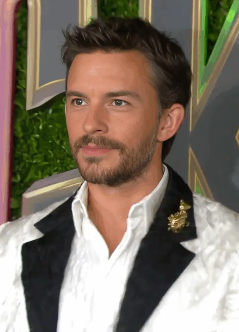 Jonathan Bailey: Renowned Actor Making Waves in Entertainment