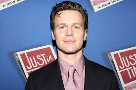 jonathan-groff-23.jpeg