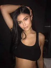 kylie-jenner-35.jpeg
