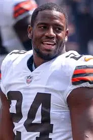 Nick Chubb Injury Sparks Concerns for Browns and Fans image 1
