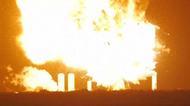 spacex-starship-explodes-1.jpeg
