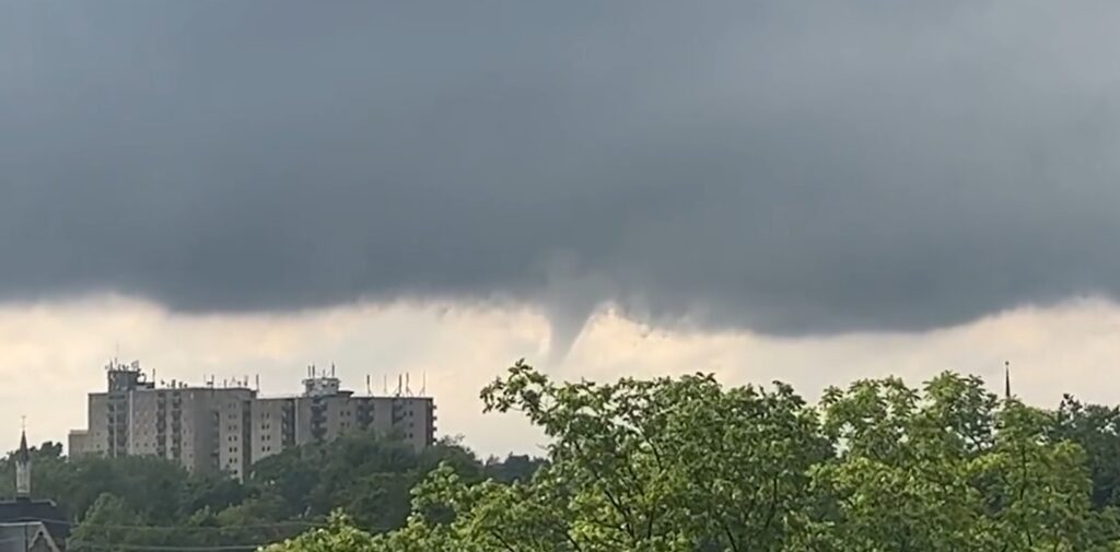 tornado-ontario-23.jpeg