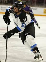 victoria-bach-hockey-103.jpeg