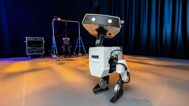 walt-disney-robot-220.jpeg