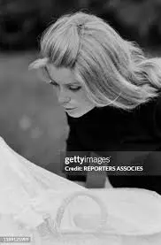 catherine-deneuve-137.jpeg