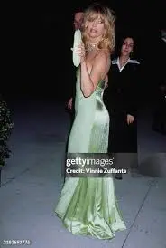 goldie-hawn-180.jpeg