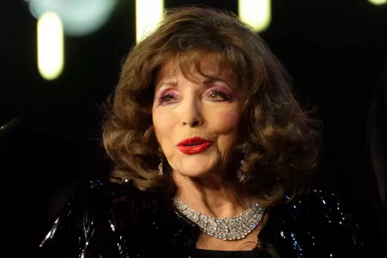 joan-collins-195.webp