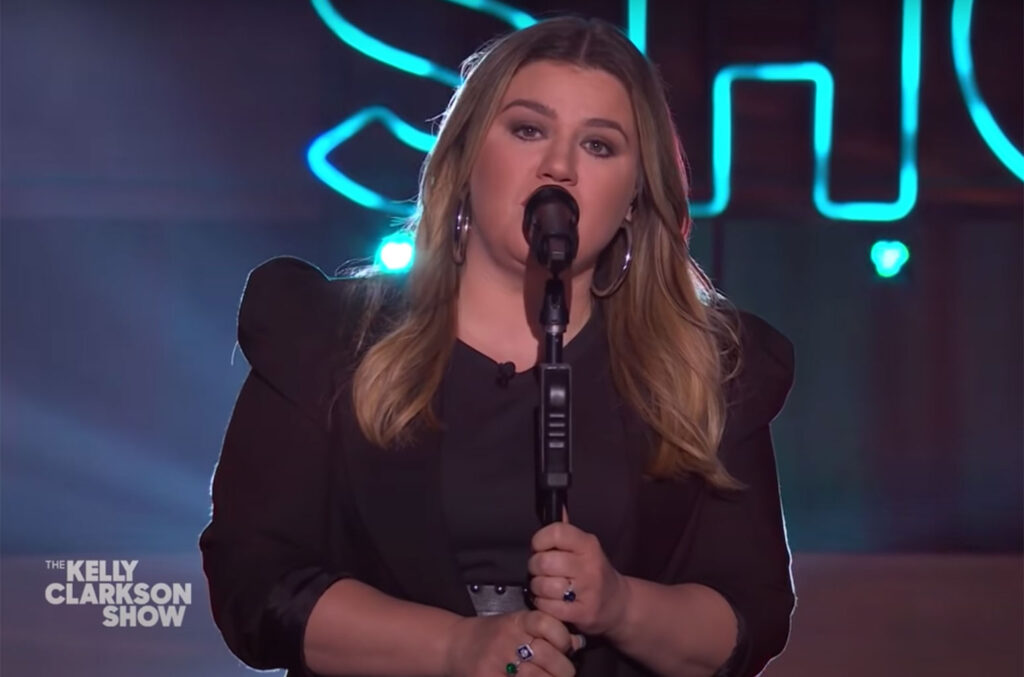 kelly-clarkson-99.jpeg