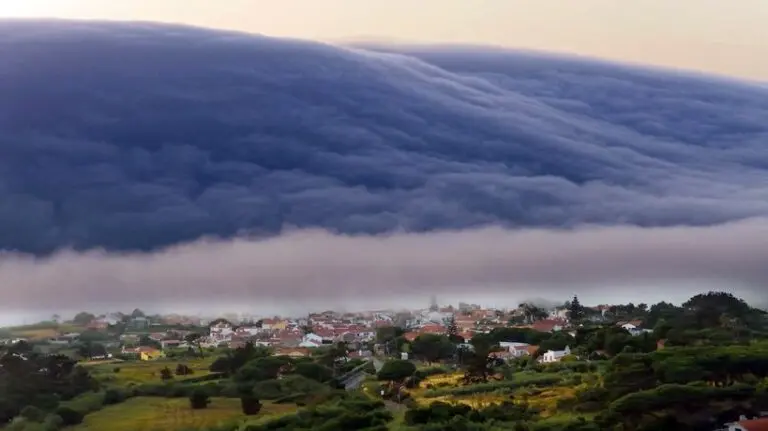Le Phénomène du Nuage Rouleau au Portugal image 1