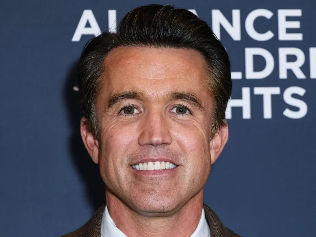 rob-mcelhenney-137.jpeg