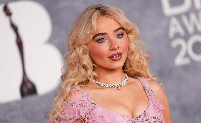 sabrina-carpenter-64.jpg