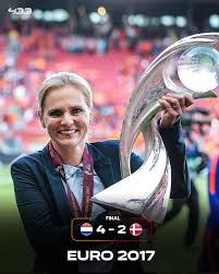 sarina-wiegman-201.jpeg