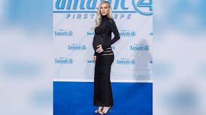 vanessa-kirby-43.jpeg
