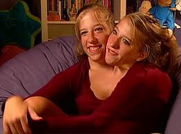 abby-and-brittany-hensel-13.jpeg