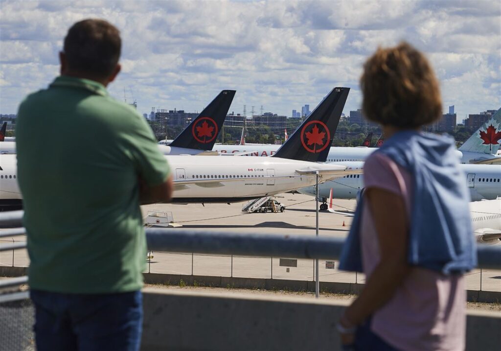 air-canada-flight-attendants-71.jpeg