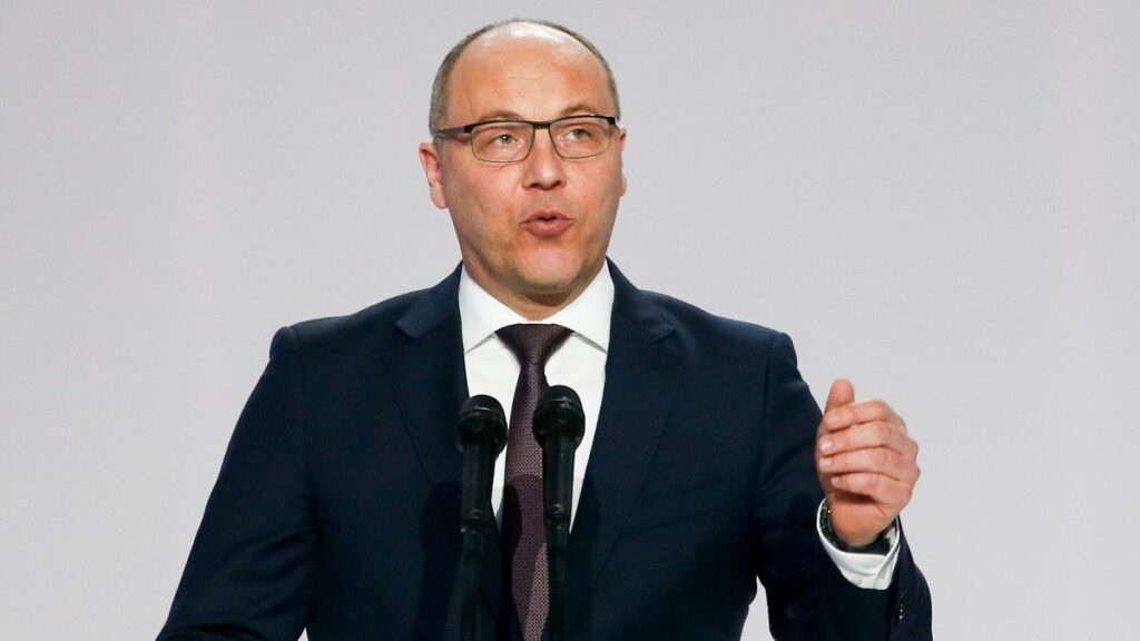andriy-parubiy-273.jpeg