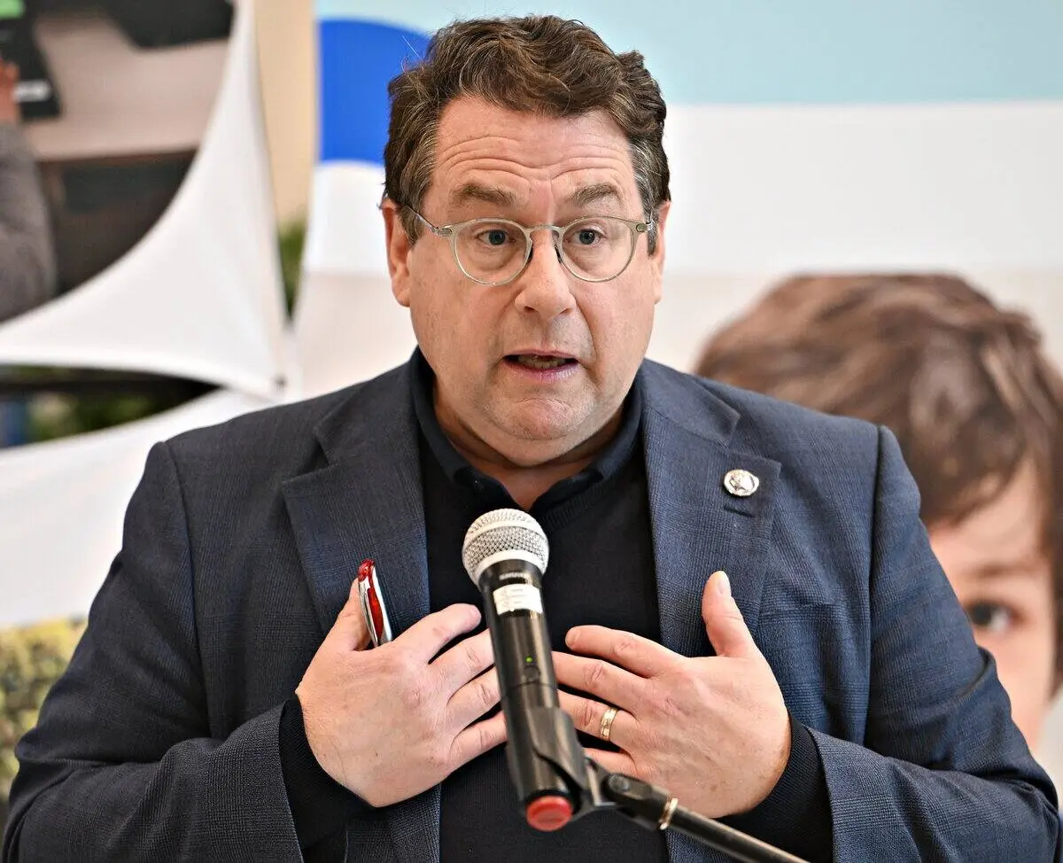 Bernard Drainville : Le Parcours d’un Homme Politique Influant au Québec