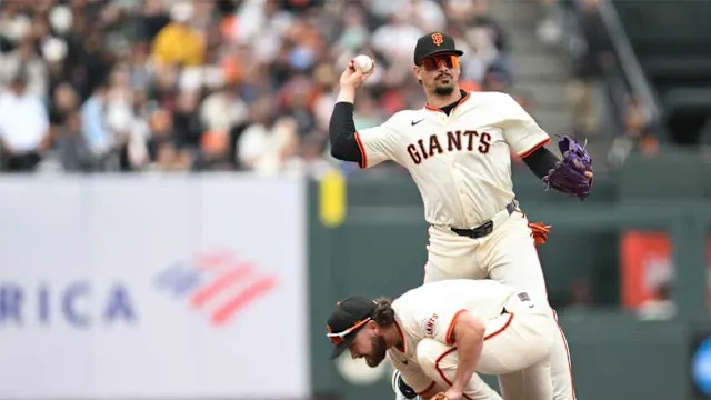 giants-vs-pirates-129.jpeg
