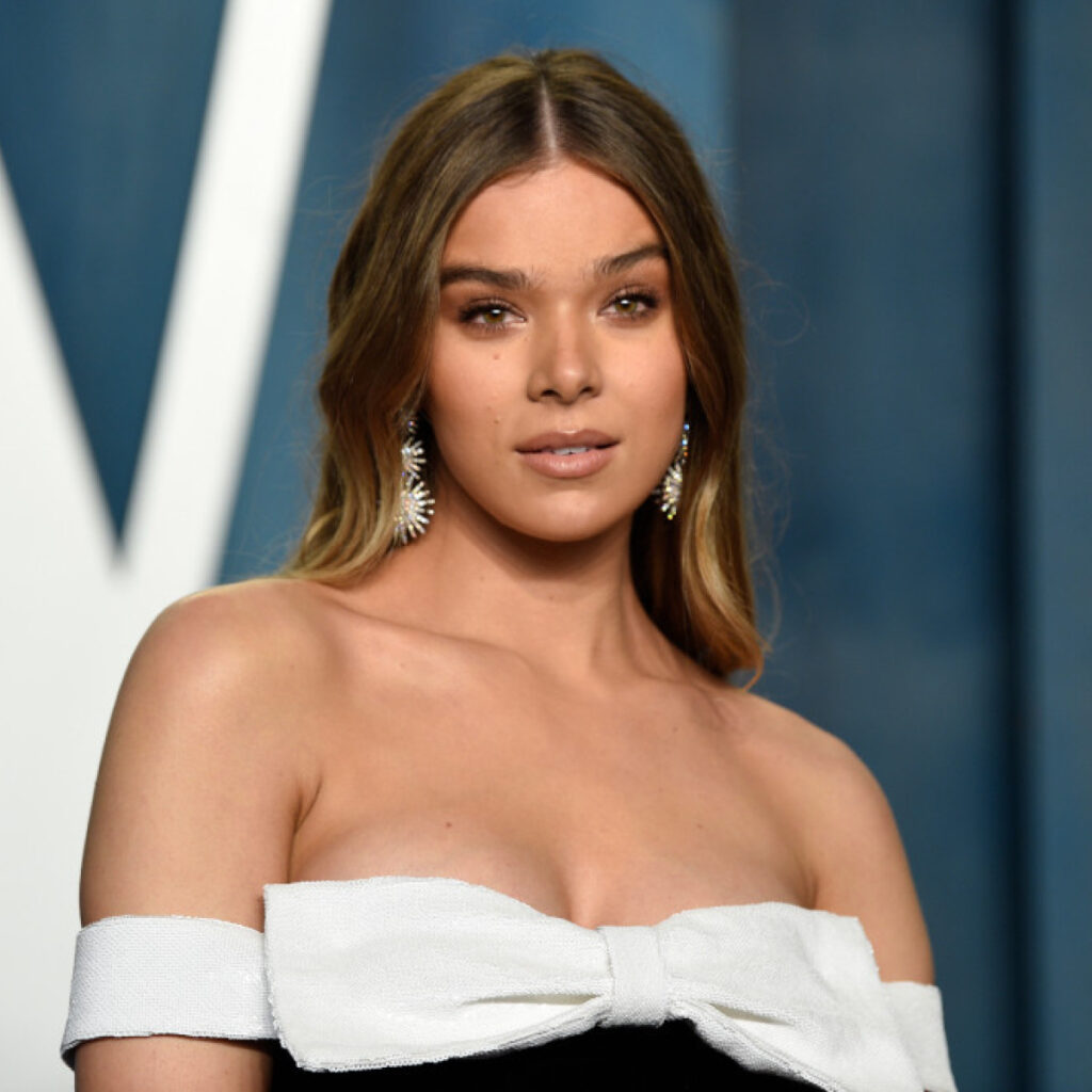 hailee-steinfeld-150.jpeg