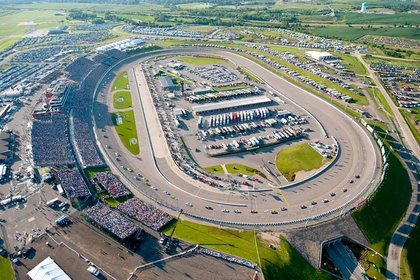 Exploring the Excitement of Iowa Speedway image 1