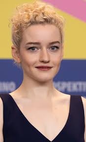 julia-garner-49.jpeg