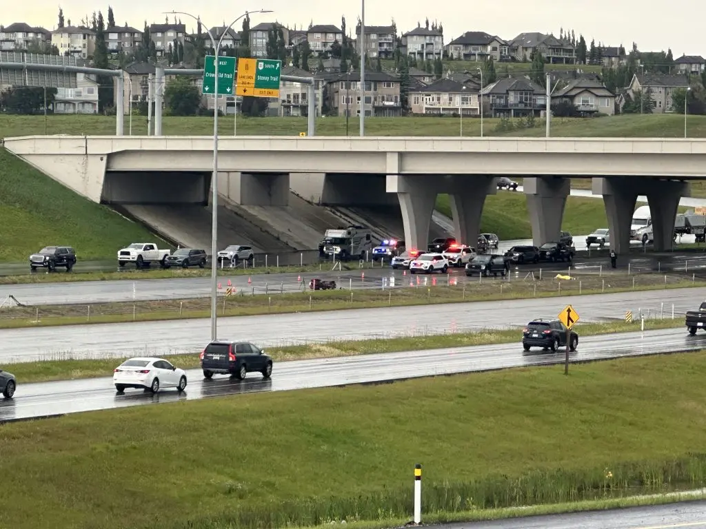 Accident de Moto Sur Stoney Trail : Un Alerte pour les Conducteurs