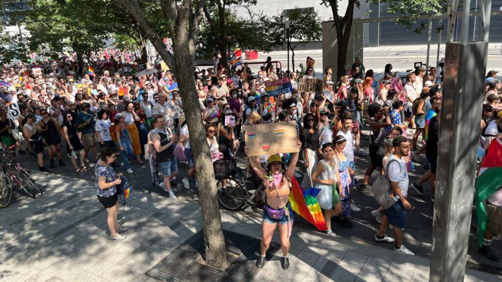 pride-parade-montreal-25.jpeg