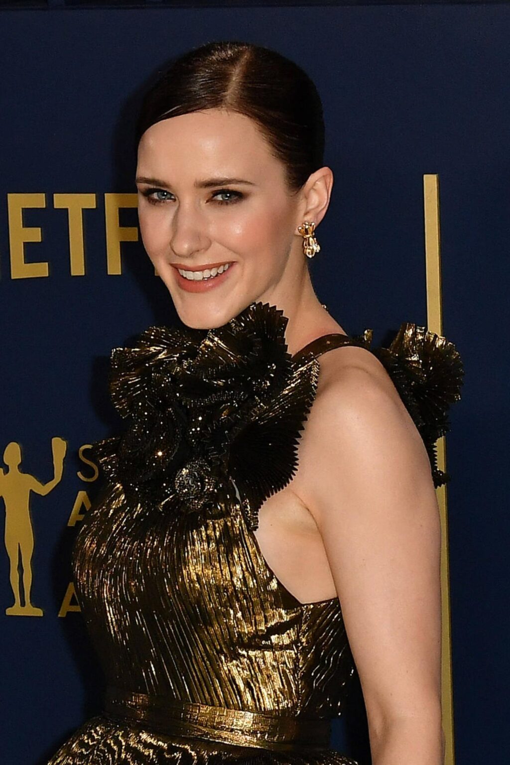 rachel-brosnahan-32.jpeg