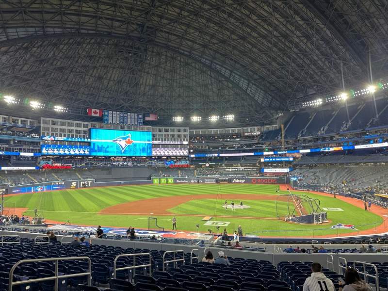 rogers-arena-128.jpeg