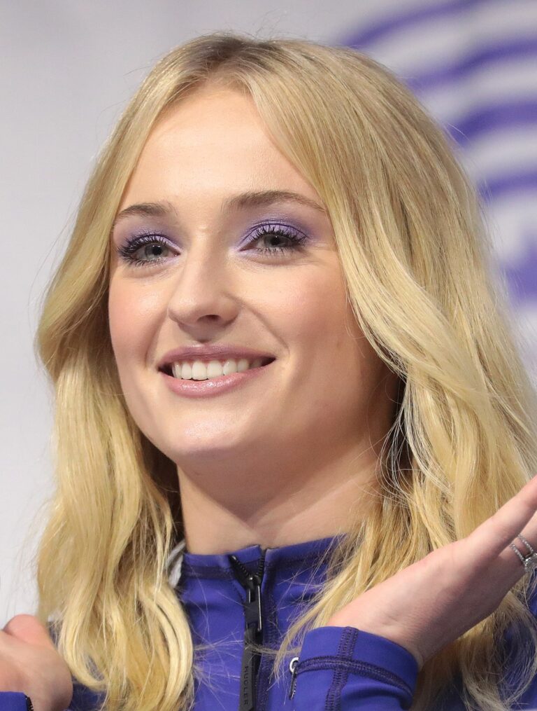 sophie-turner-111.jpeg