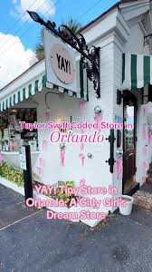 taylor-swift-store-112.jpeg
