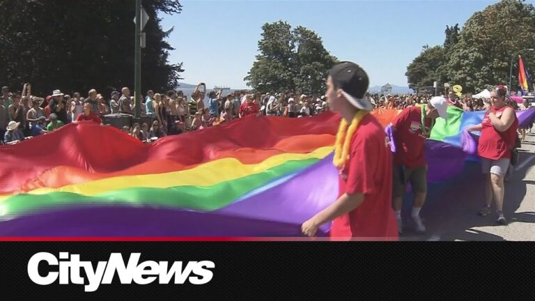 vancouver-pride-parade-37.jpeg