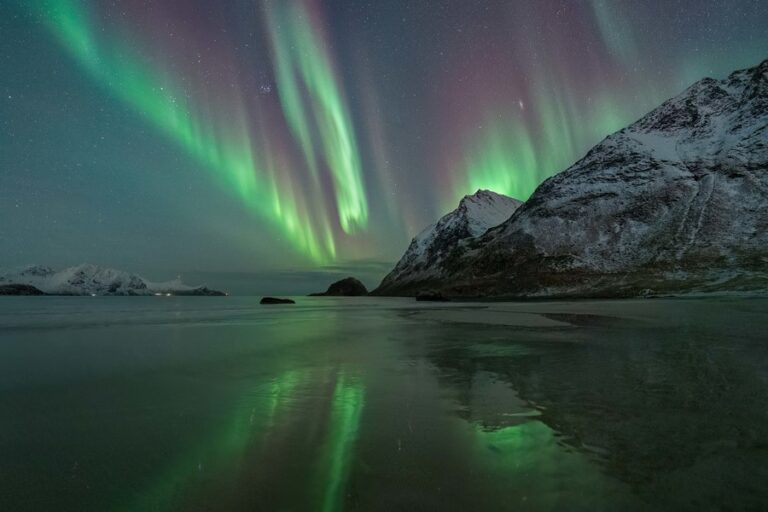 aurora-northern-lights-canada-36.jpeg