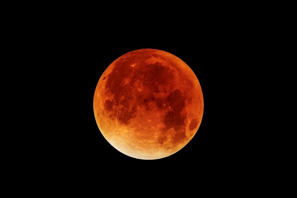 blood-moon-2025-11.jpeg
