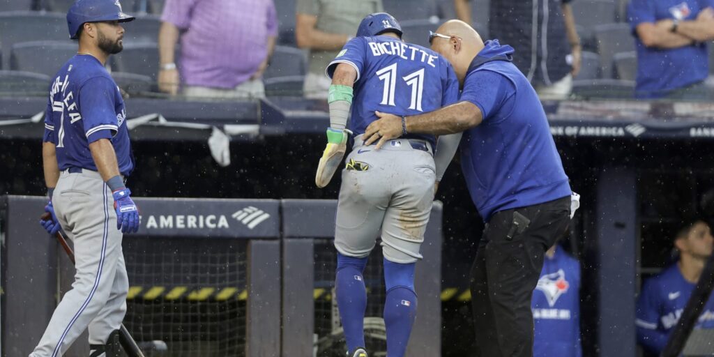 bo-bichette-injury-198.jpeg