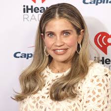 danielle-fishel-46.jpeg